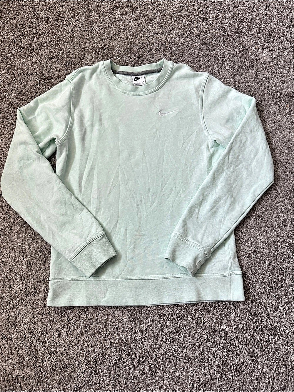 Nike Men’s Crewneck Sweatshirt in mint Green size Small